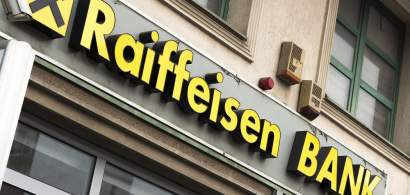 Raiffeisen Bank mai are in portofoliu putin peste 5.000 de credite in franci,...