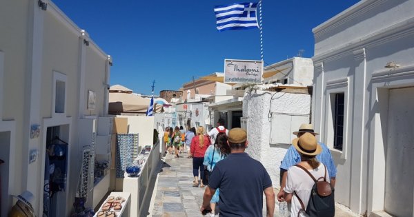 Ca-n vremurile bune: Număr record de turiști în Grecia doar în primele șapte...