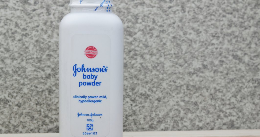 Johnson & Johnson, obligata sa plateasca 4,69 mld dolari despagubiri pentru ca ar fi provocat cancer cu pudra de talc