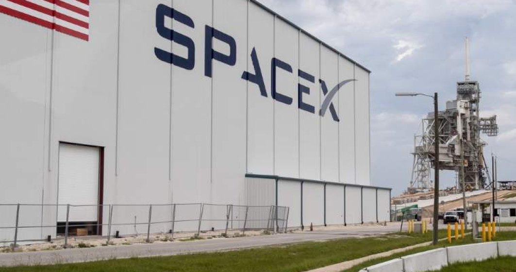 SpaceX a plasat pe orbita un satelit
