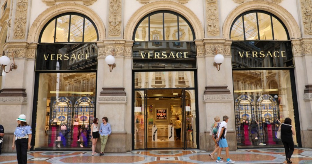 Michael Kors și Versace închid 170 de magazine după vânzări în scădere cu 70%
