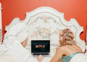 Top 10 cele mai populare seriale de pe Netflix în 2023. Ce producții i-au...