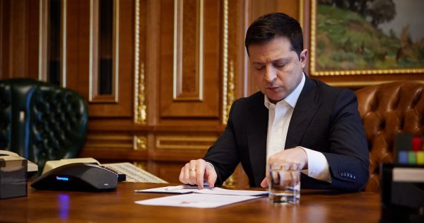 Serialul în care a jucat președintele Ucrainei va fi disponibil și în România