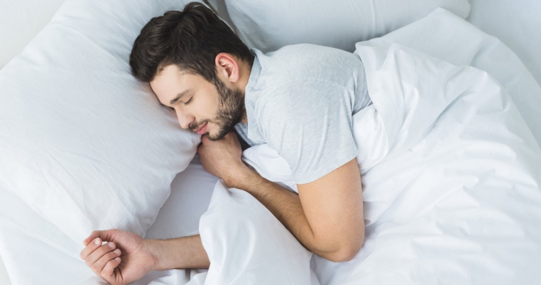 Cum să ai parte de un somn mai bun? Ce trebuie să schimbi în dormitor?