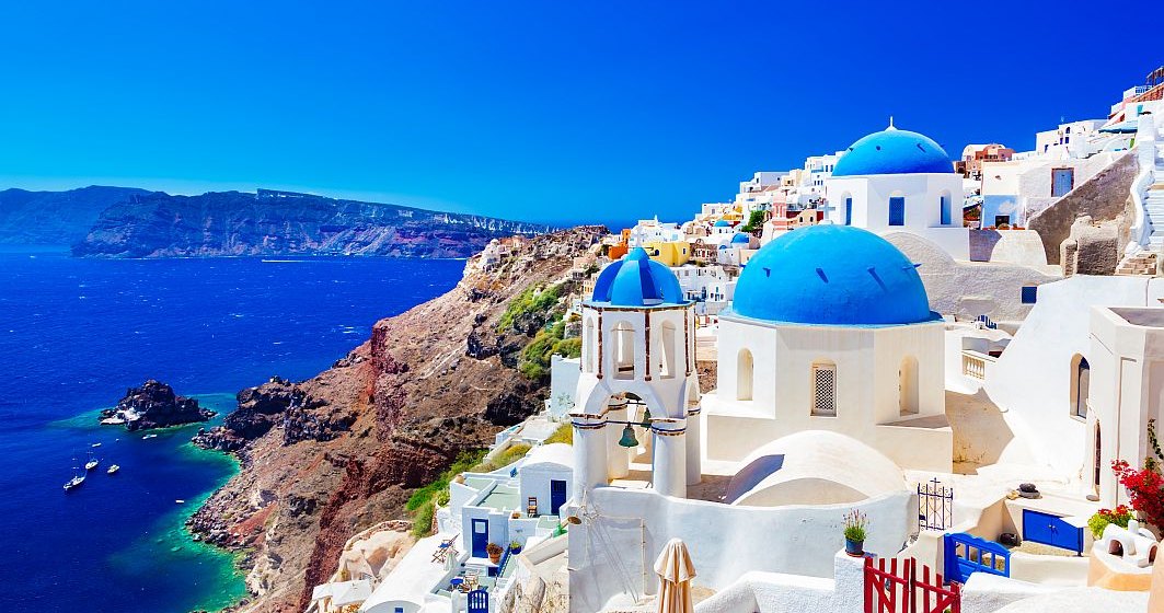 Liber la chartere în Grecia. Cât costă o vacanță în Santorini, Creta sau Rodos