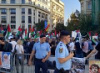 Poza 3 pentru galeria foto GALERIE FOTO| Proteste pro-palestiniene în București anunțate de Ambasada Statului Palestina. UPDATE: Puțin peste o mie oameni participă la miting