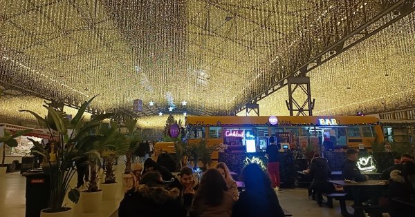 GALERIE FOTO | Târg Crăciun Hala Laminor: Cum arată sărbătorile în Sectorul...