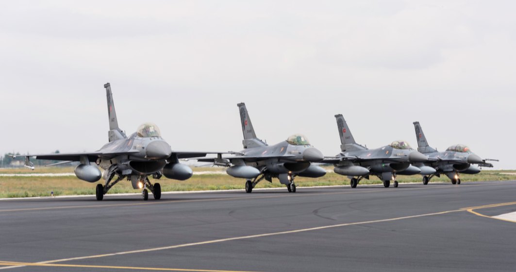 O escadrilă de avioane de vânătoare americane F-16 se mută din Germania în România