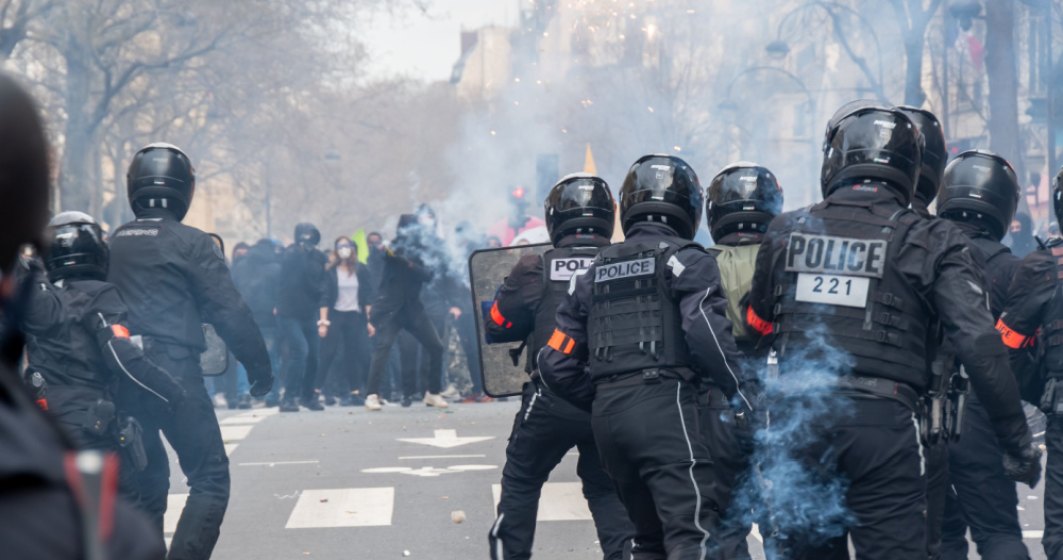 1 mai cu violențe la Paris. Capitala Franței, luată cu asalt de manifestanți, poliția a intevenit în forță