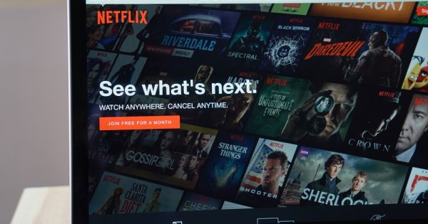 Netflix te va pune în foarte scurt timp să plătești pentru utilizatorii cu...
