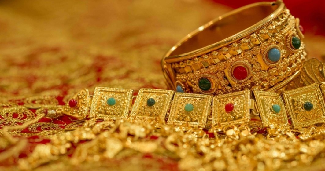 Un roman a furat diamante si inele de 5 mil. euro dintr-un magazin de bijuterii din Franta