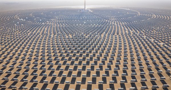 China poate ajunge la 1 TW capacitate solară în 2026. România abia a trecut...