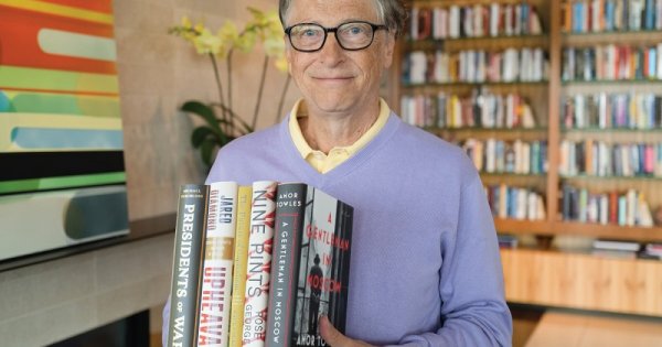 Top 5 cărți recomandate de Bill Gates. Lista de lecturi a miliardarului...