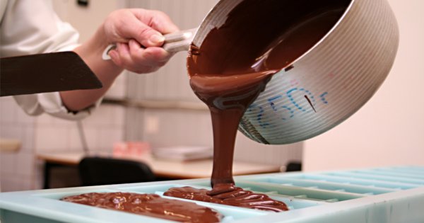 Rusia a confiscat fabrica de dulciuri Roshen, deținută de „regele ciocolatei”...