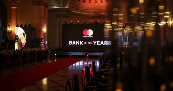Mastercard - Bank of the Year: cine sunt jurații care vor stabili la cine...