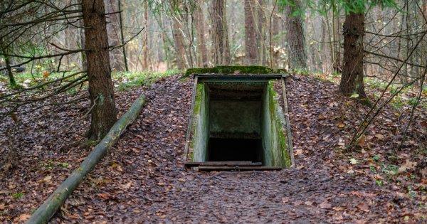 Bunkere de protecție pentru localnici sunt construite în Tulcea, în zona unde...