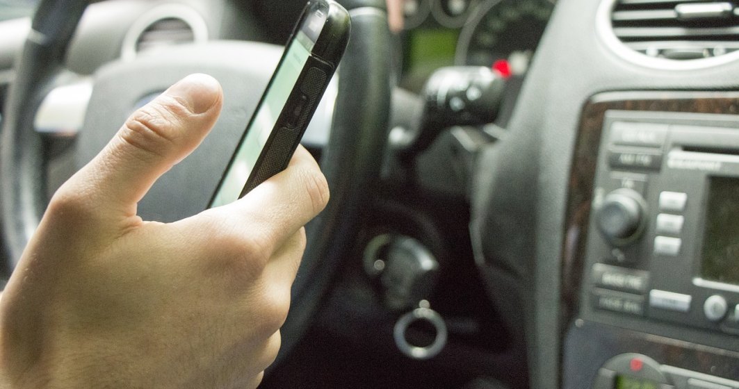 Solutii legale de folosire a telefonului mobil in timp ce conduceti