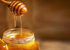 O nouă normă UE spune că borcanele de miere vândute în blocul comunitar...