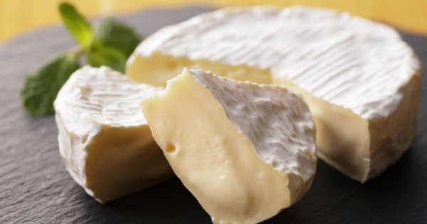 Brânza emblematică a francezilor, Camembert, ar putea fi pe cale de...