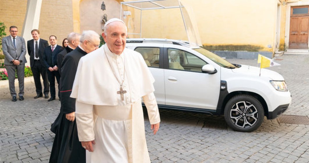 Papa Francis a primit cadou un Dacia Duster, adaptat la nevoile de mobilitate ale Suveranului Pontif