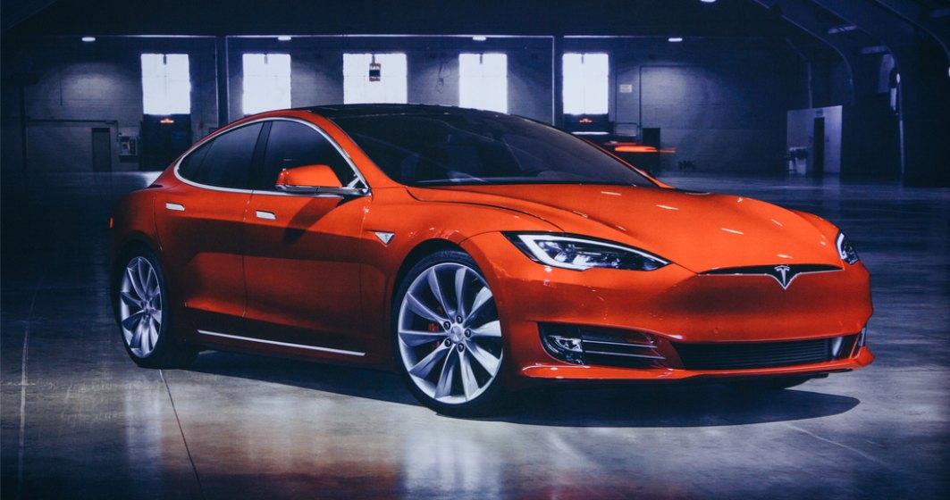 Tesla reia producţia în Germania, după ce a fost oprită de atacurile din Marea Roşie