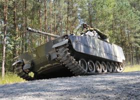 Berlinul nu s-ar opune dacă Polonia vrea să le dea ucrainenilor tancuri...