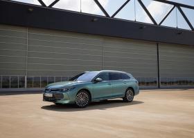 SEDONE: Volkswagen a prezentat noua generație Passat, disponibilă exclusiv în...