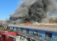 Poza 2 pentru galeria foto FOTO | Incendiu lângă Gara de Nord: Pompierii au trimis 9 autospeciale