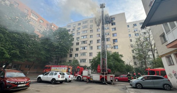 Incendiu violent în București: două persoane au decedat