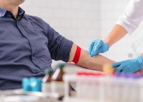 Centrele de transfuzie sanguină sunt deschise în 24 de judeţe şi municipiul...