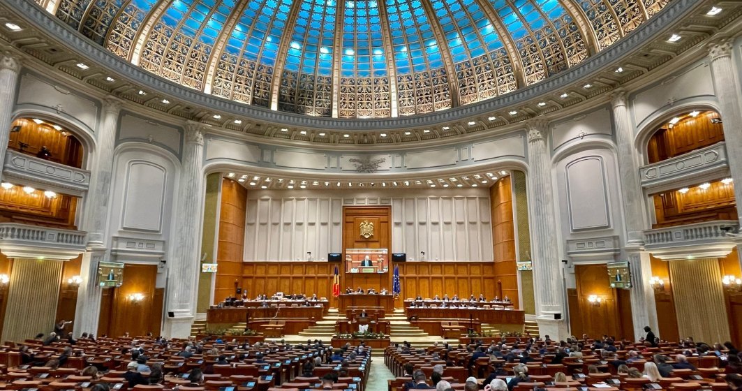 Parlamentarii se „pregătesc” de criză: și-au votat salarii mai mari în Senat, deși CCR spune că nu e constituțional