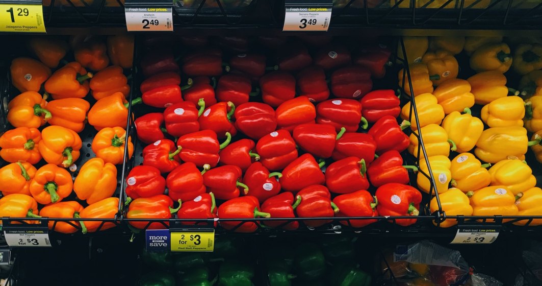 Rație la fructe și legume, în unele magazine din Marea Britanie. Poți cumpăra doar 3 roșii, castraveți sau ardei