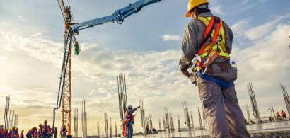 Salarii în construcții: Un angajat câștigă în medie 5.000 de lei net