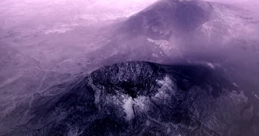 Vulcani de gheață, înalți de până la 7 km, găsiți pe planeta Pluto