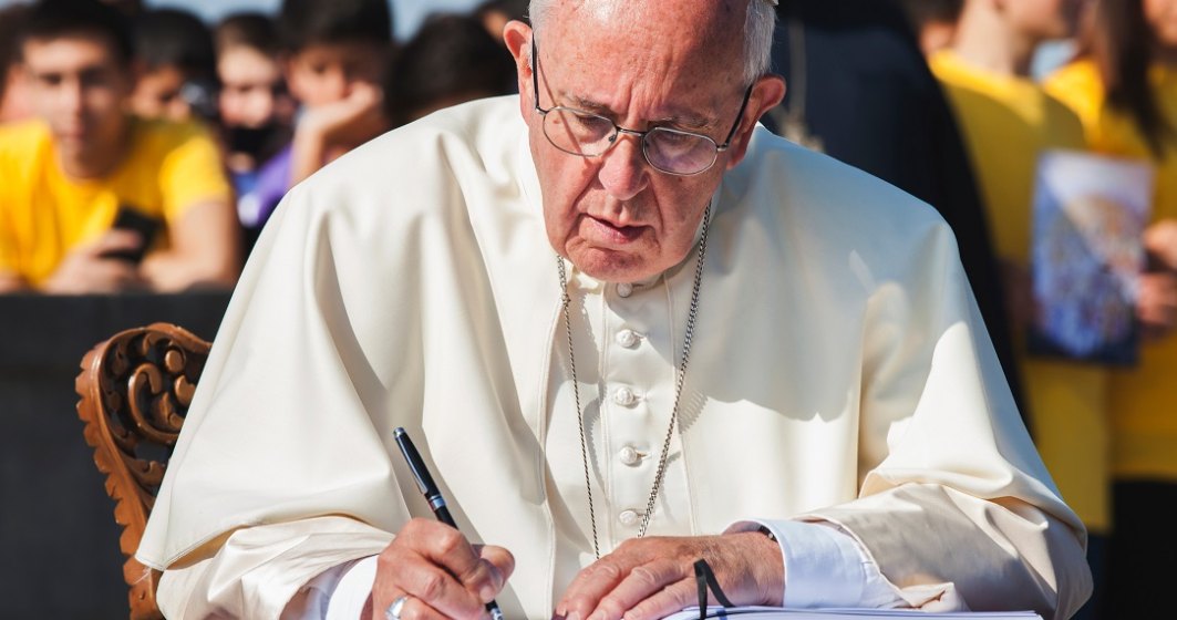 Papa Francisc ii condamna pe cei care pornesc razboaie "fara sa stie sa-si domine pasiunile"