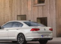 Poza 1 pentru galeria foto Volkswagen Passat facelift poate fi comandat in Romania. Telefonul mobil, pe post de cheie