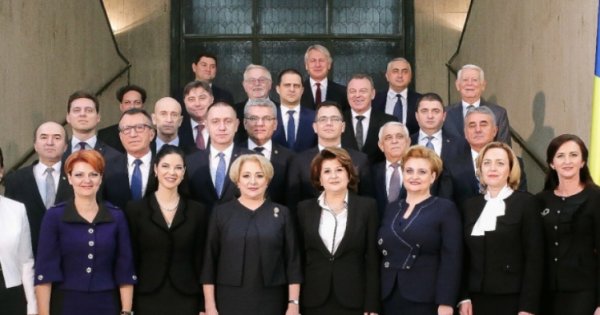 Revista presei 10 ianuarie: CV-urile modeste ale ministrilor din cabinetul...