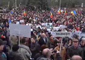Miting la Chişinău: Participanţii au cerut demisia guvernului şi achitarea...