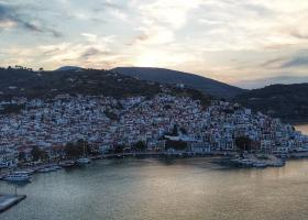 GALERIE FOTO: Skopelos, o insulă mai izolată din Grecia unde s-a filmat Mamma...