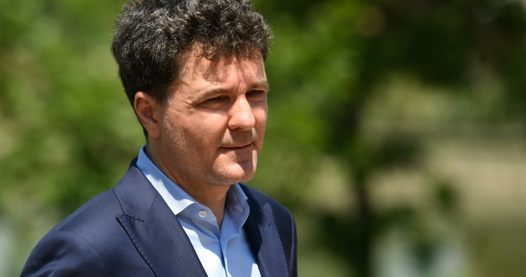 Nicuşor Dan: Domnul Ciolacu ar trebui mai degrabă să ceară demisia ministrului de Finanţe