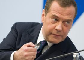 Dmitri Medvedev: Livrarea de avioane NATO Ucrainei echivalează cu a intra în...
