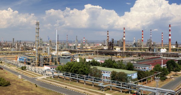 Bulgaria vrea să scape de rușii de la Lukoil. Și în România, compania a...