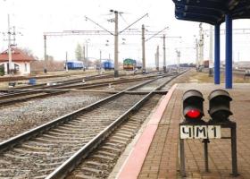 UPDATE l Accident grav în gara Galați: un tren de călători a fost lovit de...