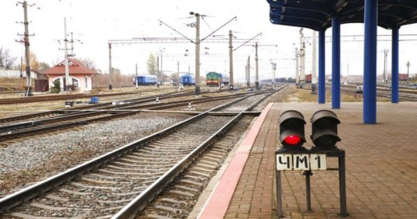 UPDATE l Accident grav în gara Galați: un tren de călători a fost lovit de...