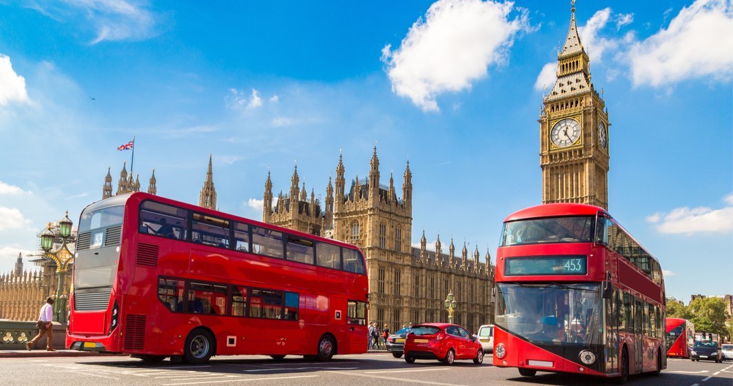 Călătorii care merg în Marea Britanie ar putea fi nevoiți să facă două teste COVID-19