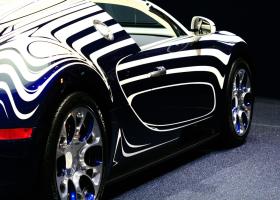 Un Bugatti stă mai mult timp la vopsit decât le ia altor constructori să...