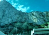 Poza 1 pentru galeria foto [FOTO] Vizită în Gibraltar, un paradis fiscal unde mergi pentru priveliște, maimuțe, alcool și țigări