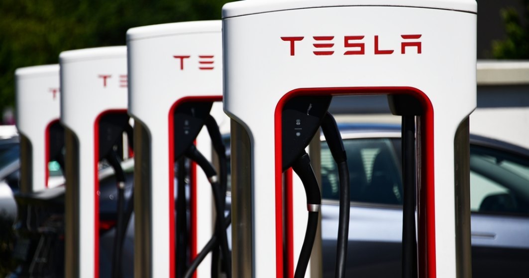 Tesla anunță noi prețuri pentru rețeaua proprie de puncte de încărcare. Care sunt tarifele în România