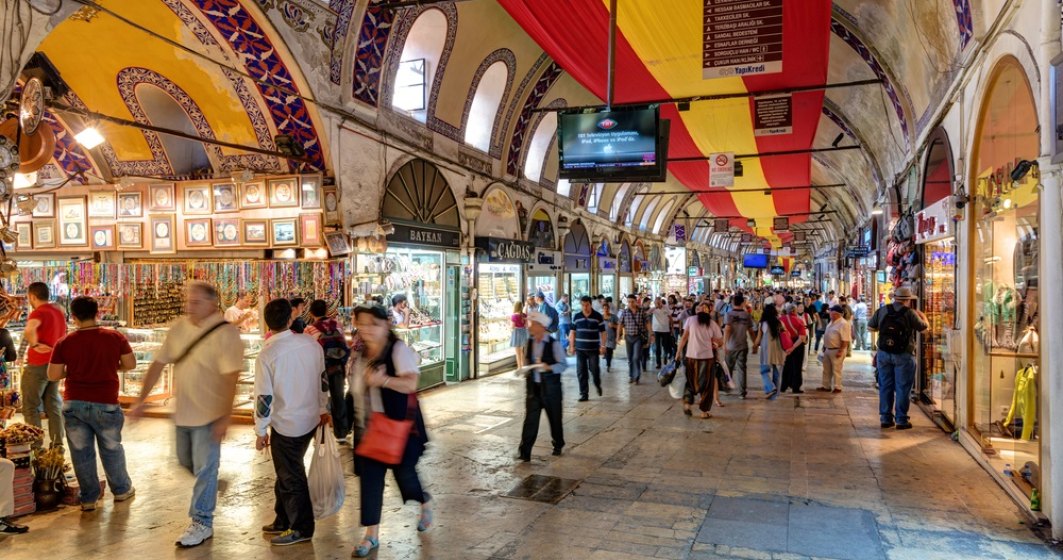 Coronavirus: Turcia relaxează majoritatea restricţiilor; Marele Bazar, redeschis
