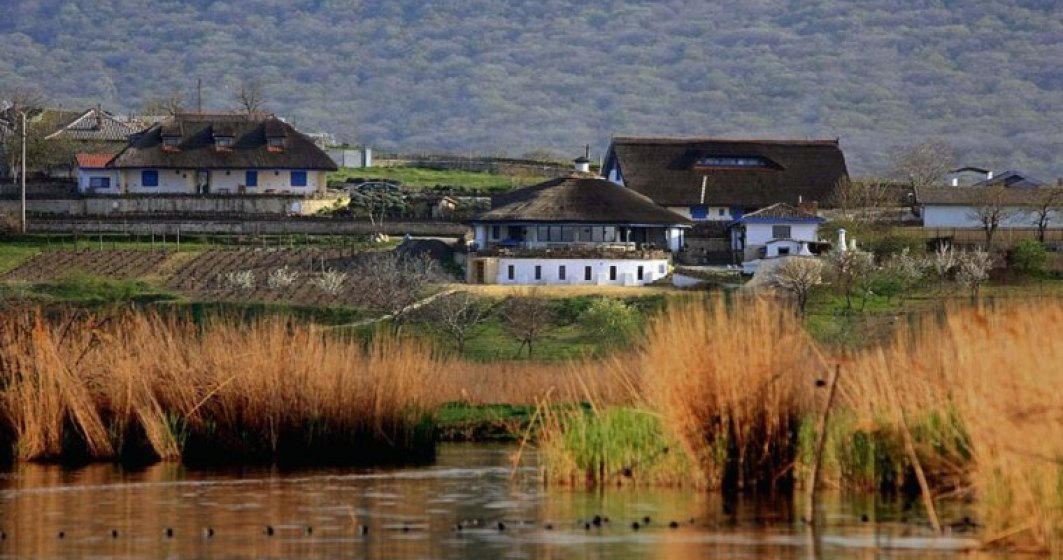 Enisala Safari Village sau cum un roman a conceput un sat de vacanta intre dealuri pustii si salbaticia Deltei Dunarii